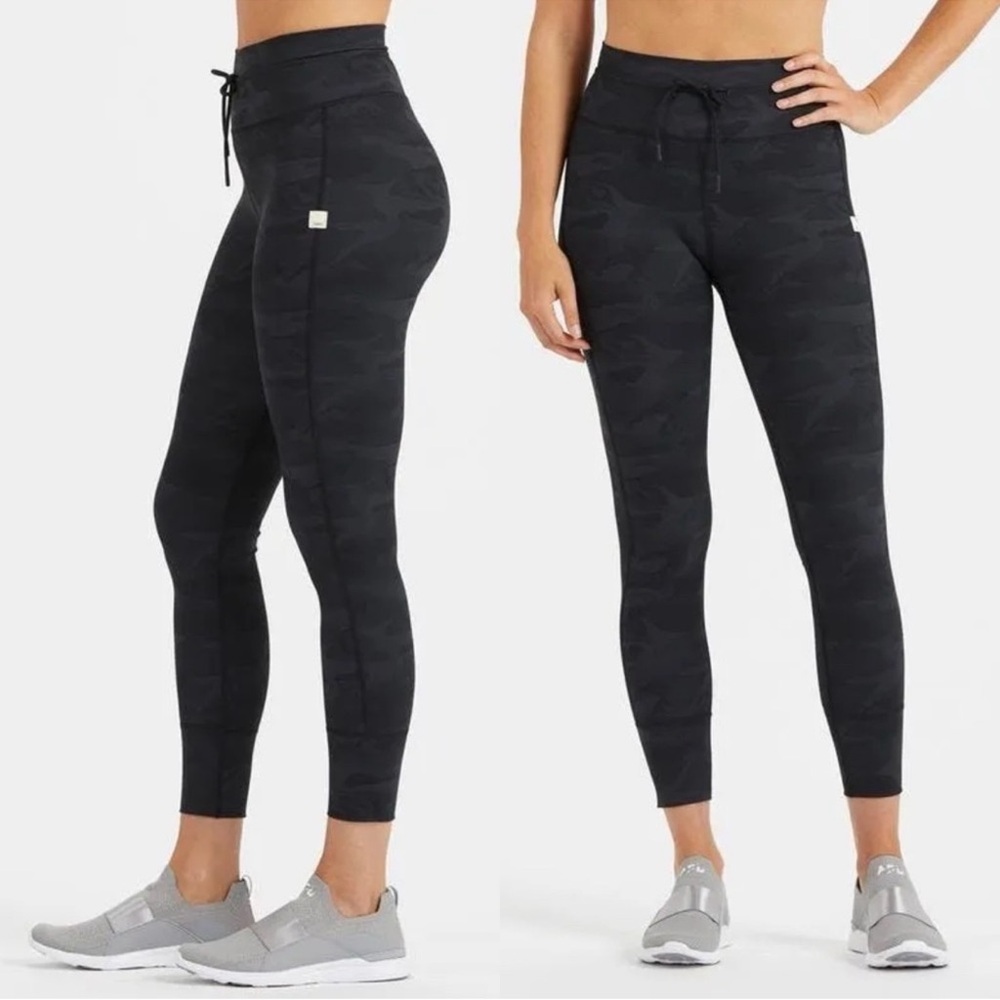 Sold***Vuori Daily Leggings Camo Like New